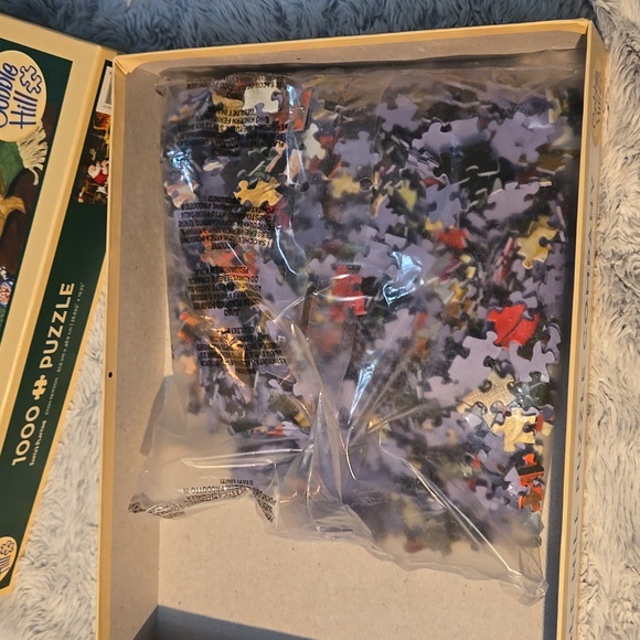 Cobble Hill Santa's Playtime With Cute Puppies 1000 Piece Puzzle - Picture 4 of 5